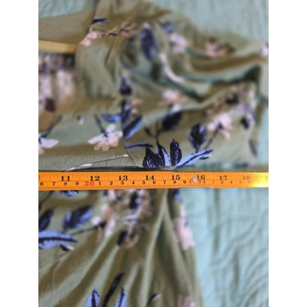 Lucky Brand Woman's Small Green/Blue Floral Blouse Short Sleeve‎ Square Neck Top